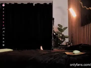 Chaturbate camilaramirez_ is Freechat camilaramirez_ — hi<3 #latina #anal #squirt #feet #deepthroat